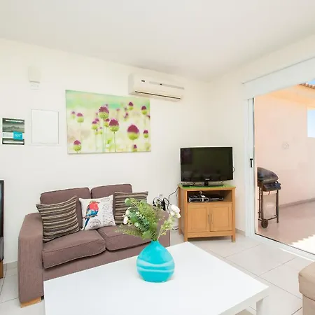 Apartment 064