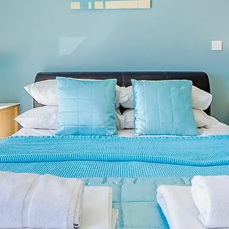 Apartment 064 *